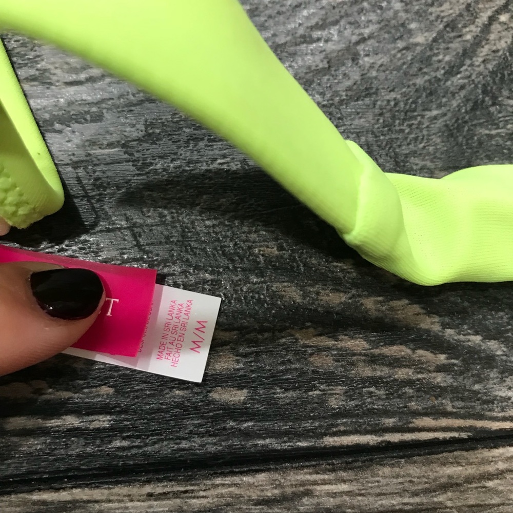 VS SWIM TOP - Picture 2 of 2